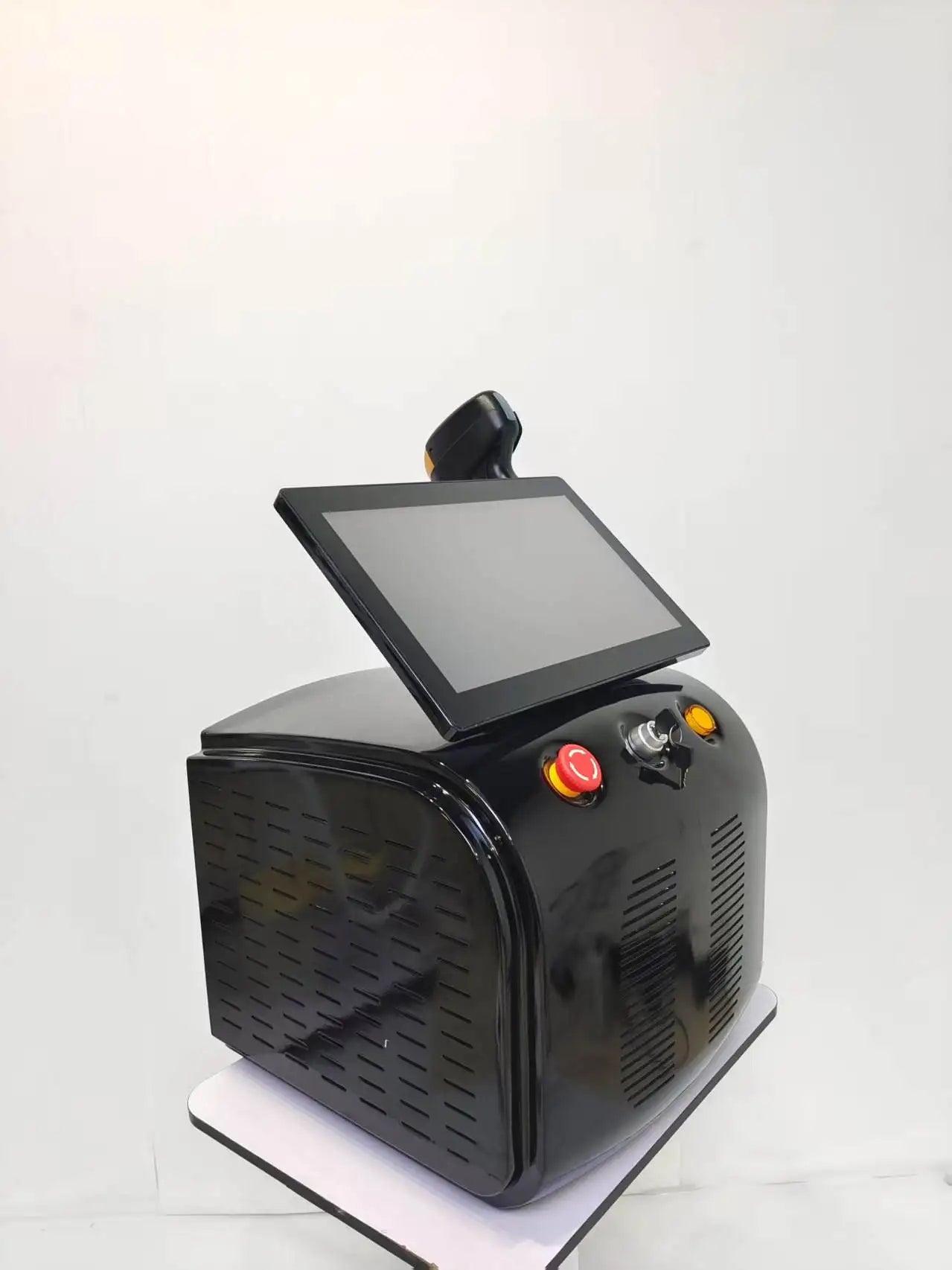 Diode Laser Hair Removal Machin  CE Certified 4000W 4 Wavelength Ice Platinum Hair Removal 755 808 940 1064nm Salon