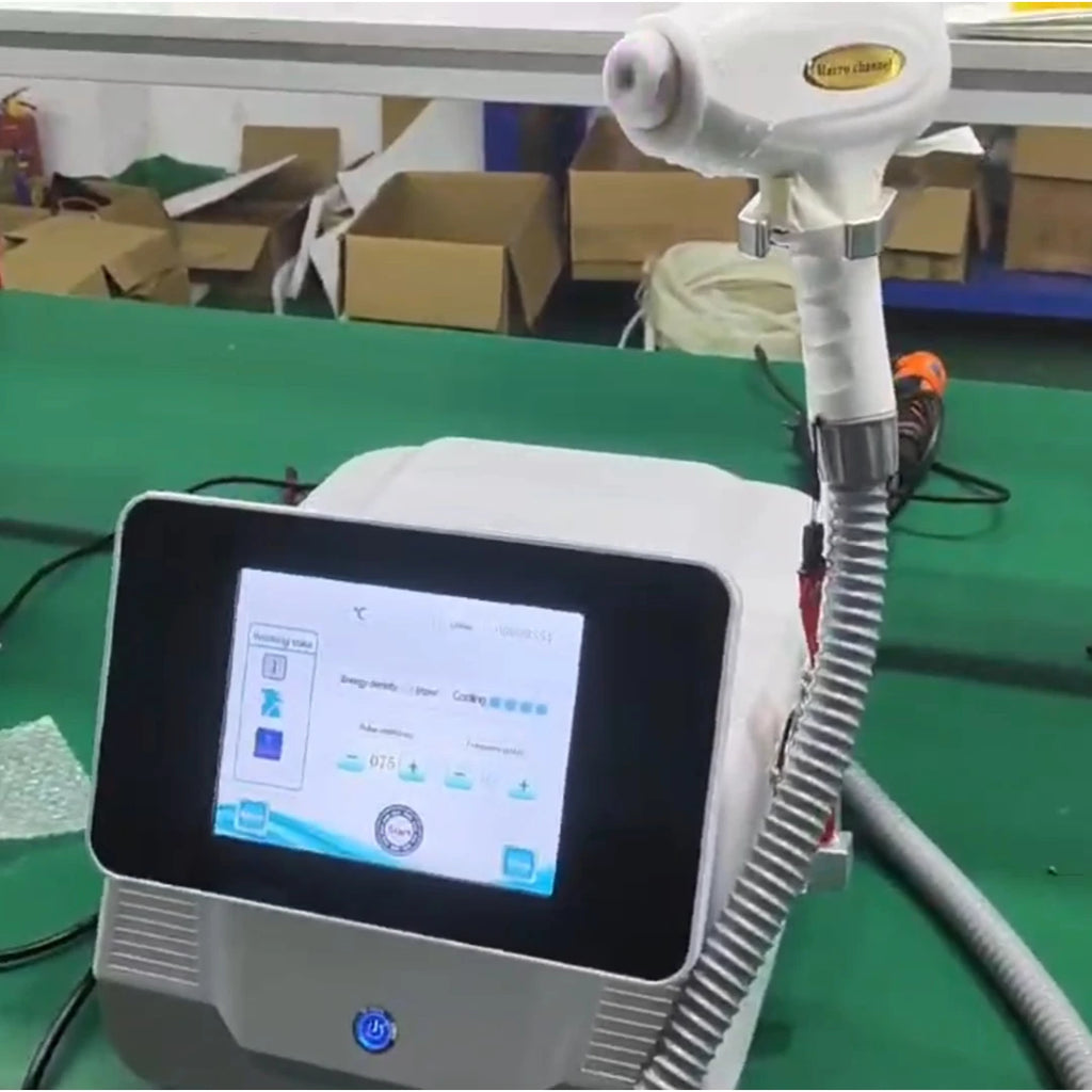 Salon Diode Laser Hair Removal Machine 4000W High Power 4 Wavelengths Ice Cooling All Skin Types Permanent Painless Hair Remover