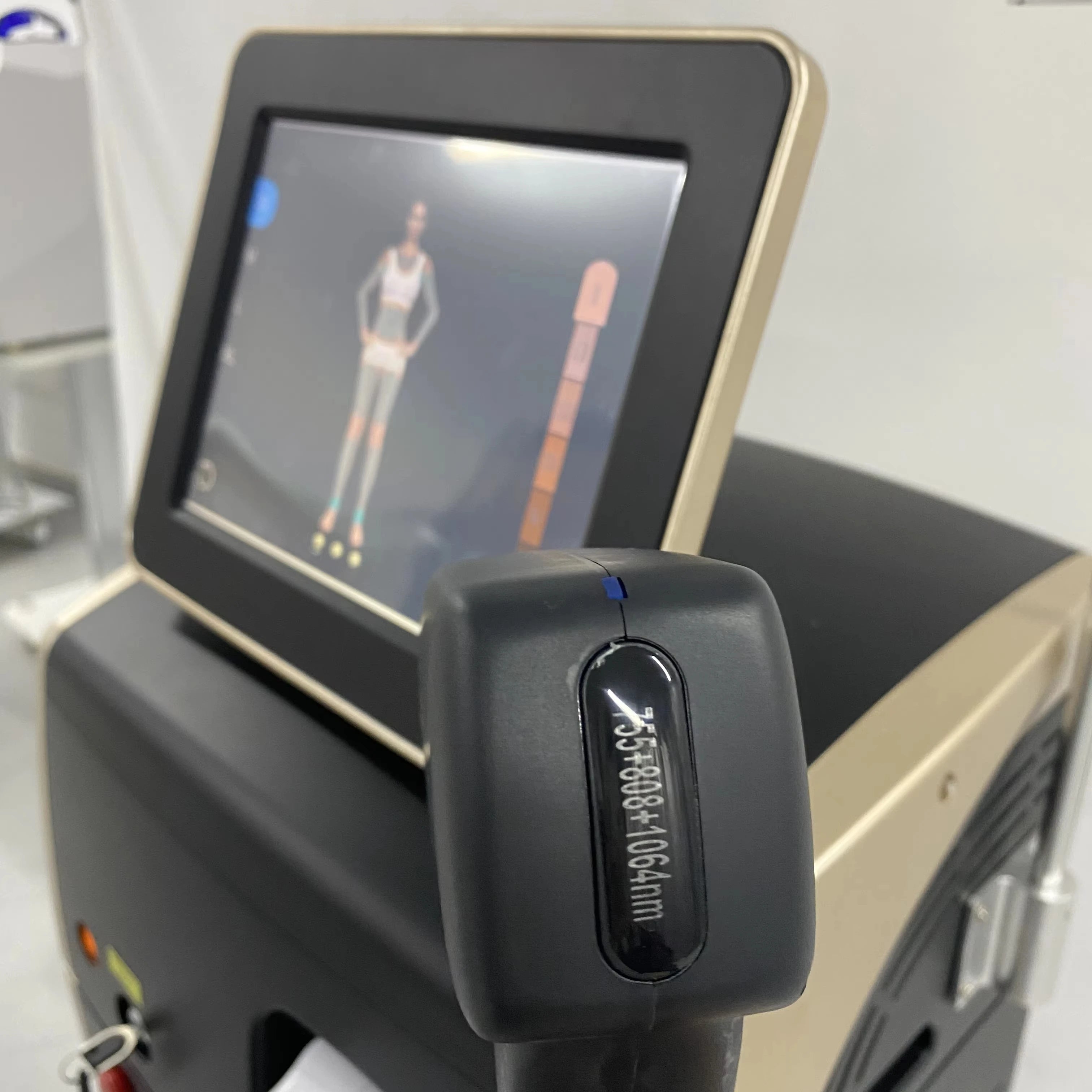 Professional Diode Ice Titanium Laser Hair Removal Machine Portable 808 755 1064 Alexandrite Device 3 Waves Permanent Removal