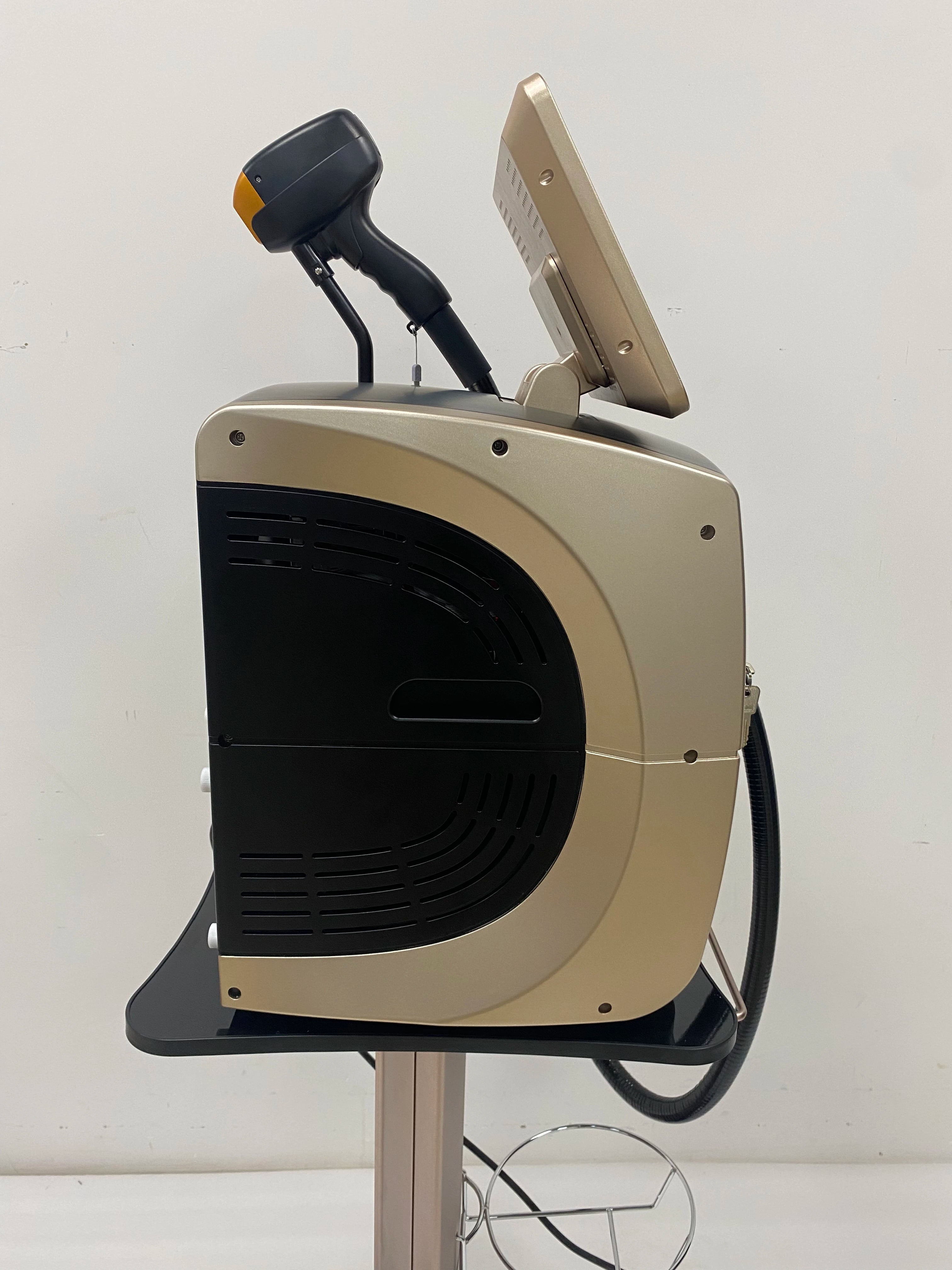 Professional Ice Titanium Laser Epilator 3 Wavelengths Diode Laser remove hair Machine Permanent Hair Removal Machine for salon